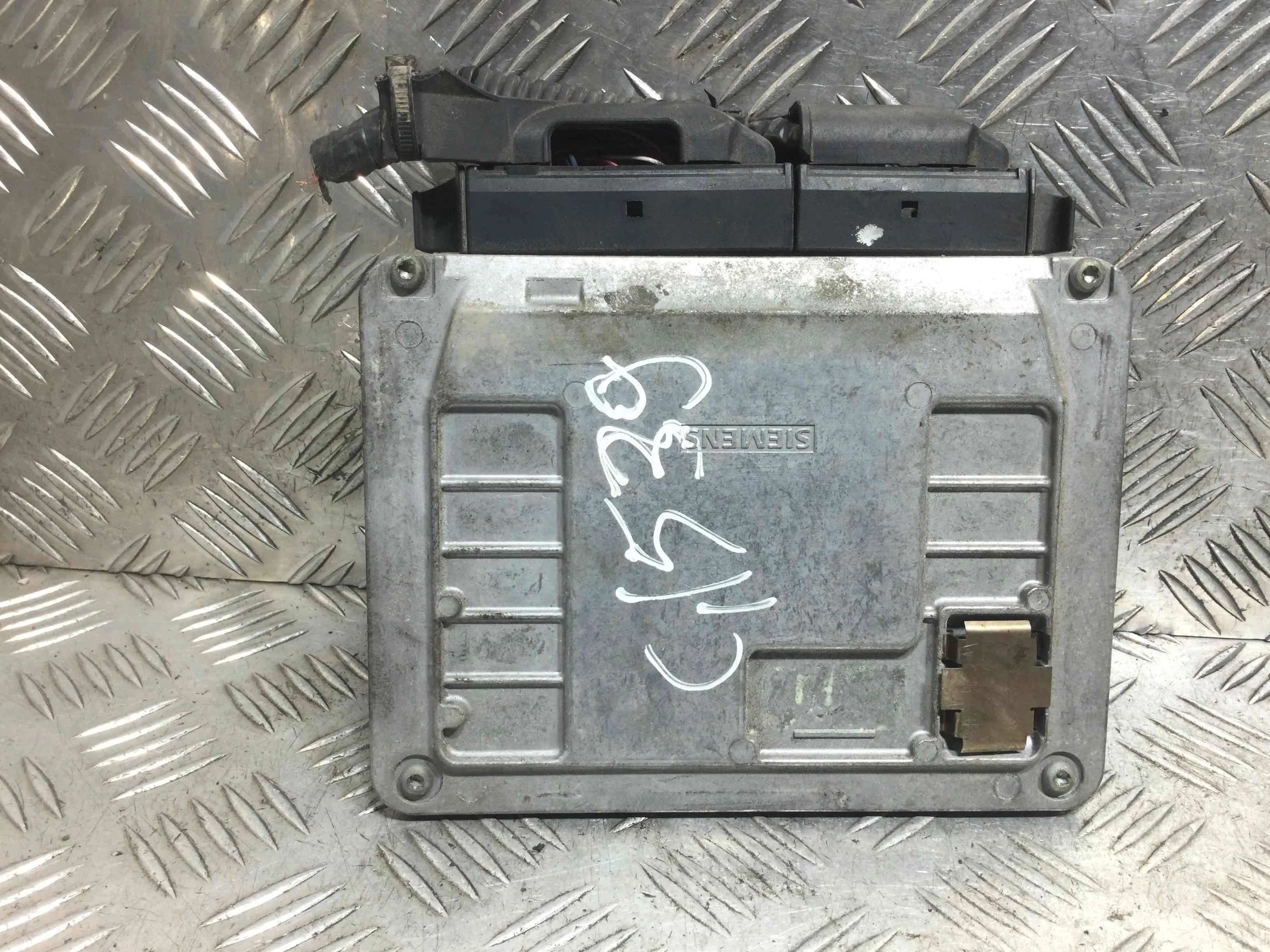 Блок управления двигателем Volkswagen Polo 4 поколение (2001-2005) бензин 1.2 i Механика Х/б