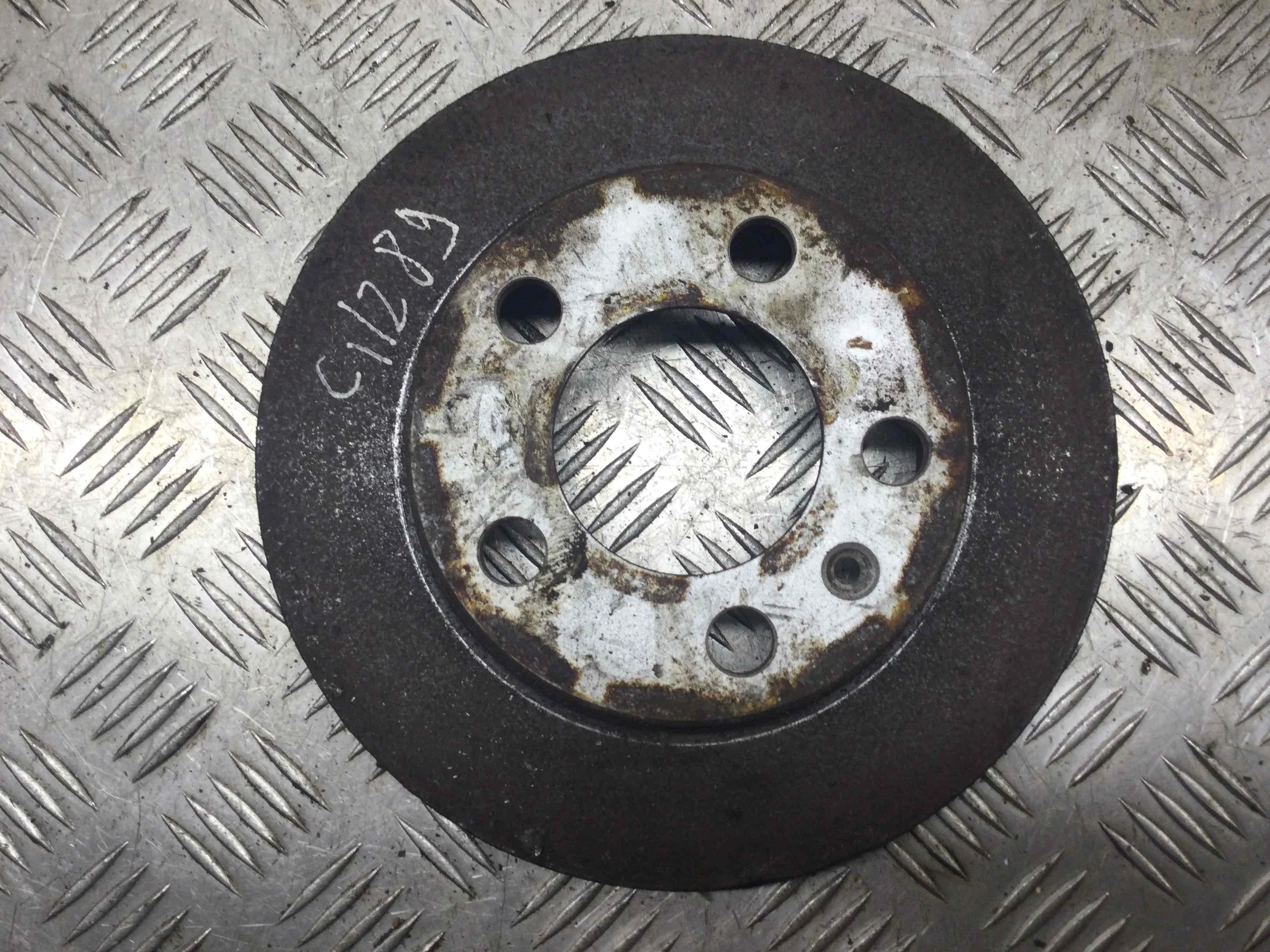 Диск тормозной задний Volkswagen Golf 4 поколение (1997-2004) бензин 1.6 i Механика 3-дв, х/б