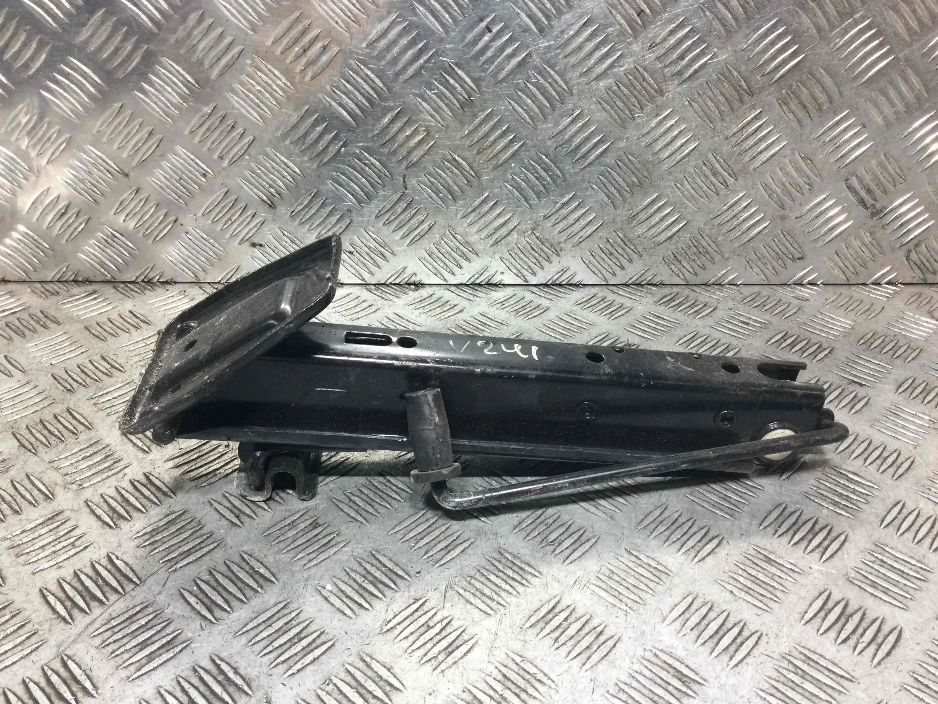 Домкрат Ford Galaxy 1 поколение [рестайлинг] (2001-2006) дизель 1.9 TDI Механика Минивэн