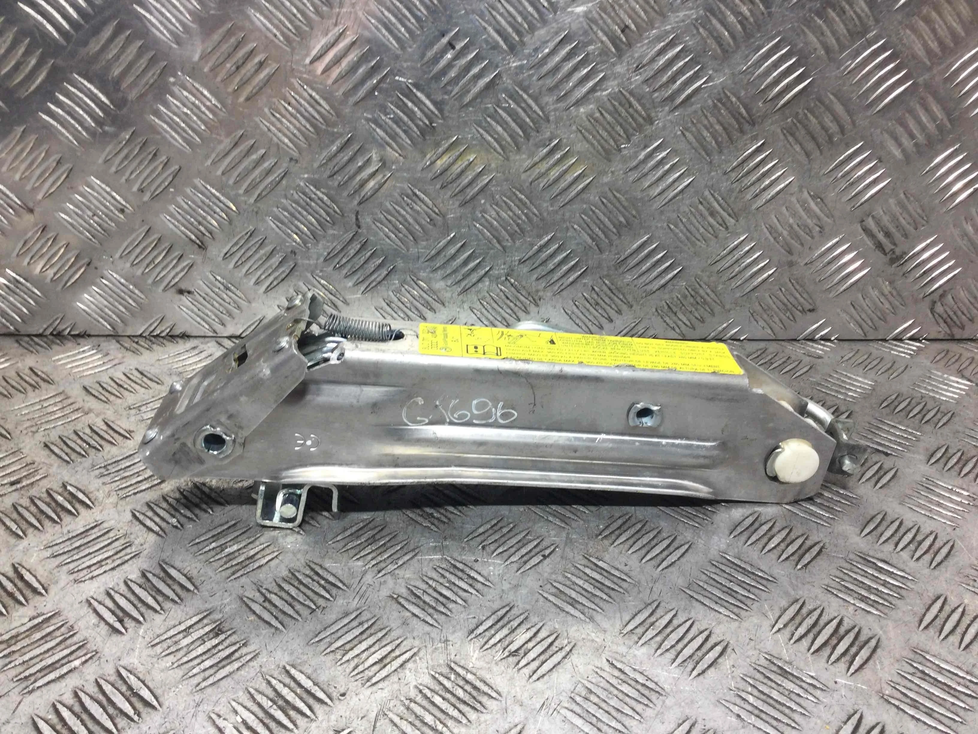 Домкрат Volkswagen Golf 4 поколение (1997-2004) бензин 1.6 i Механика Х/б