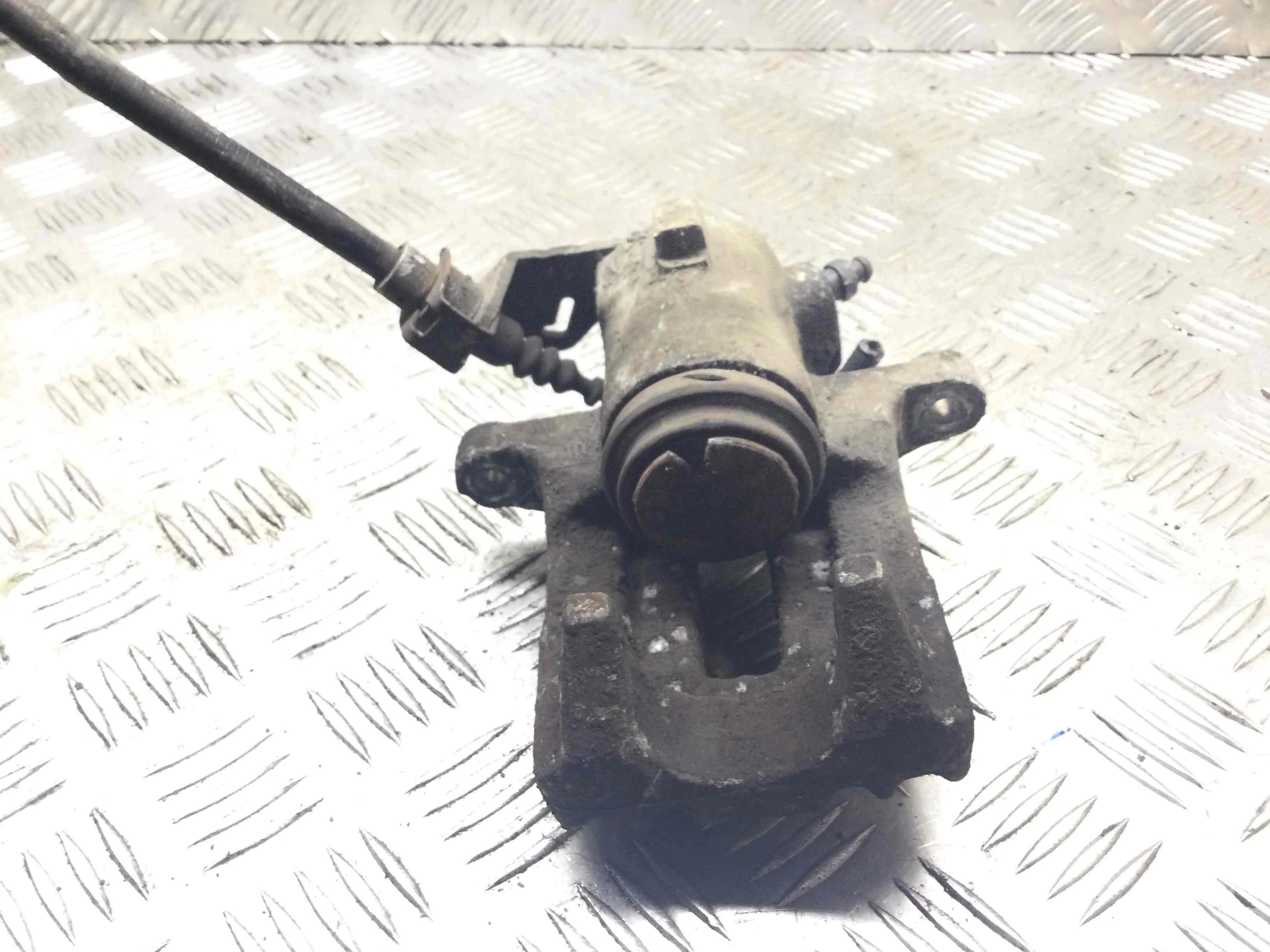 Суппорт задний левый Audi A3 8L (1996-2000) бензин 1.6 i Механика Х/б