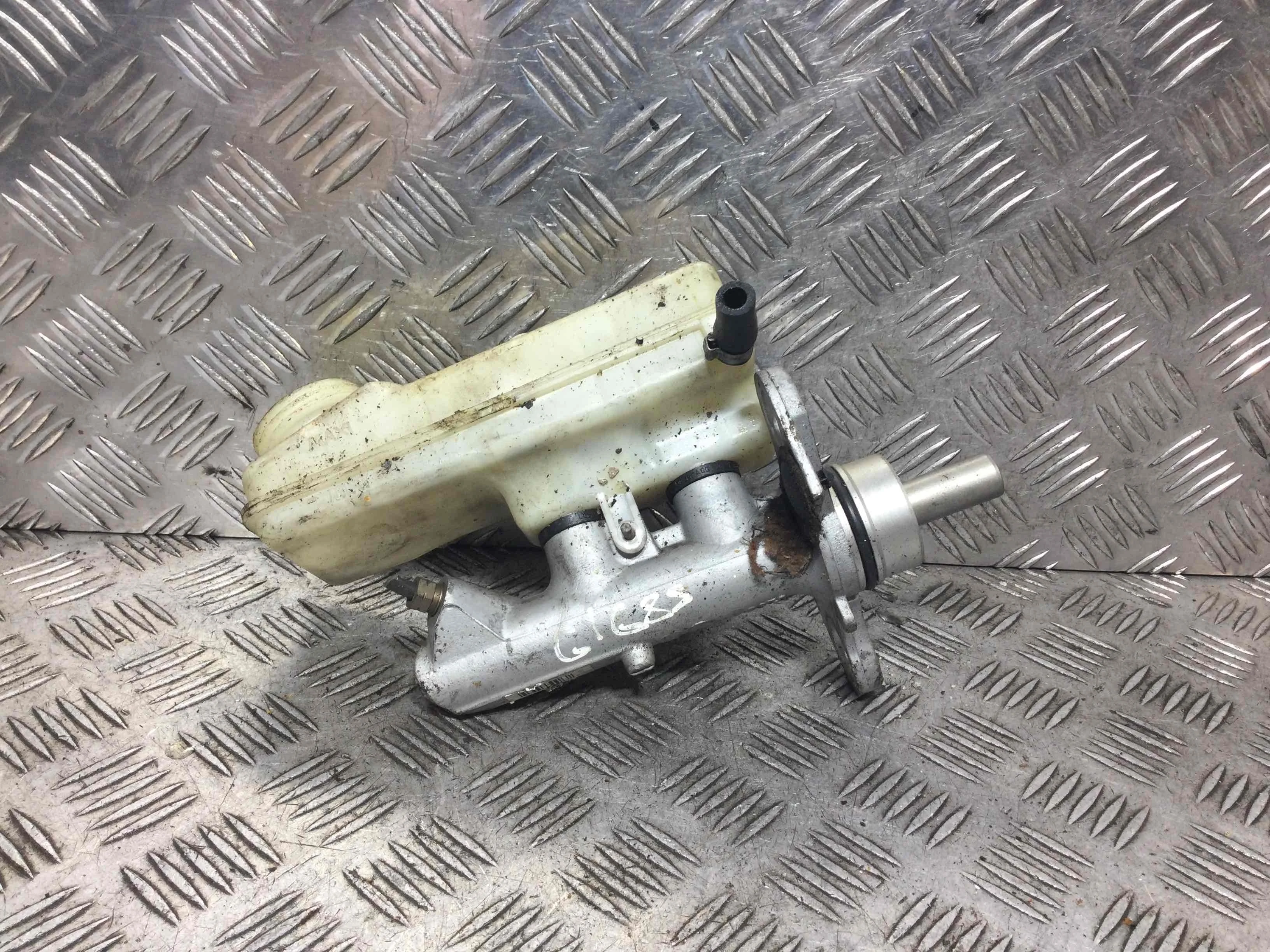 Цилиндр тормозной главный Renault Scenic 2 поколение (2003-2006) бензин 1.6  Механика Минивэн