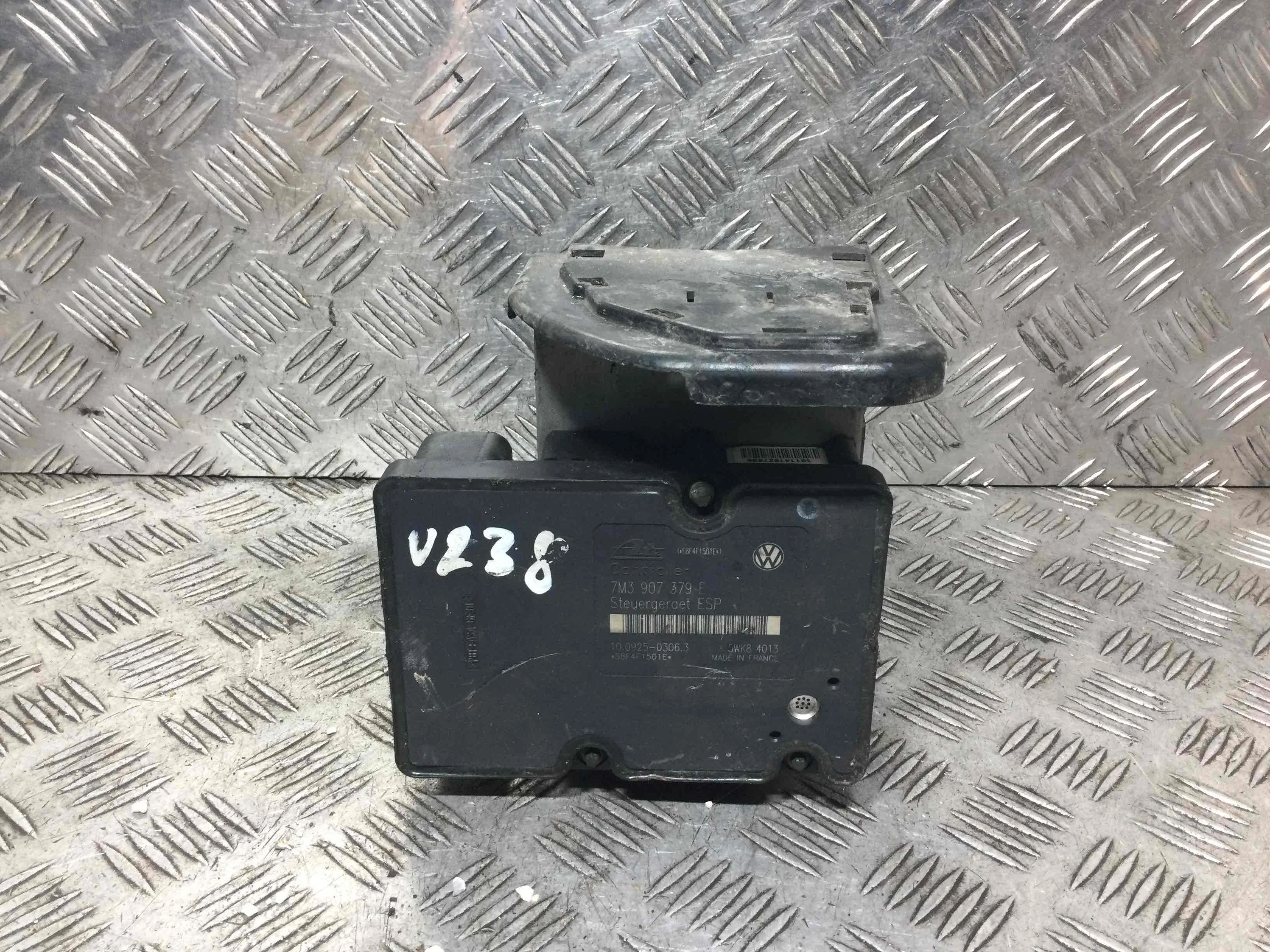 Блок ABS Volkswagen Sharan 1 поколение [рестайлинг] (2000-2003) дизель 1.9 TDI Автомат Минивэн