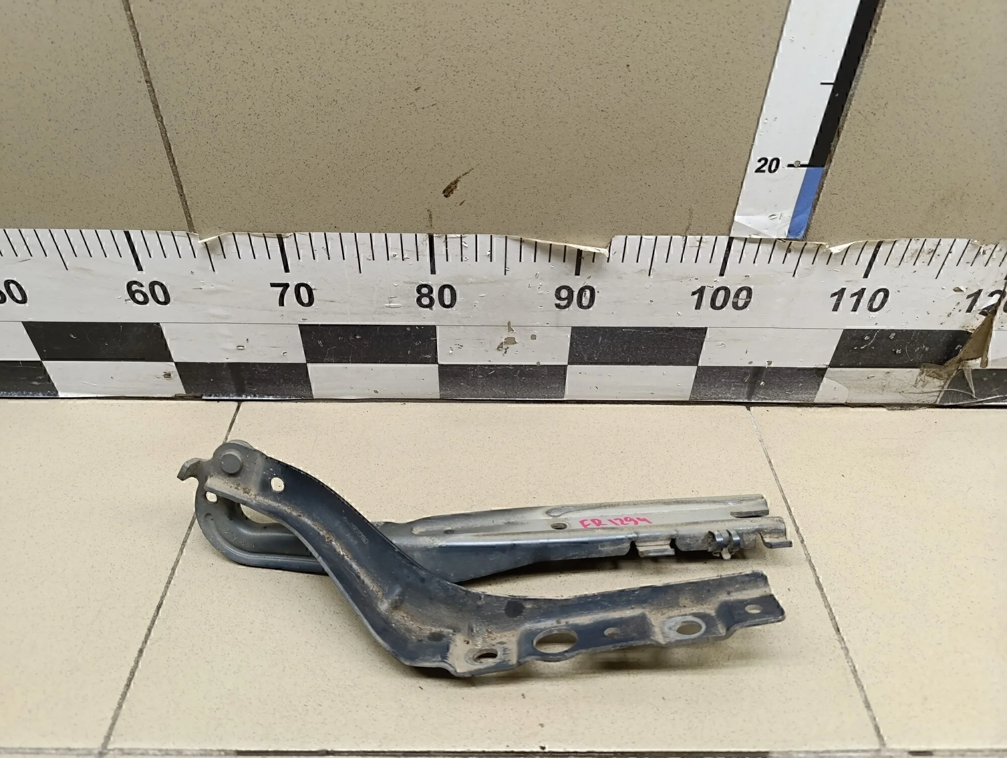 Петля капота правая 407 2004-2010