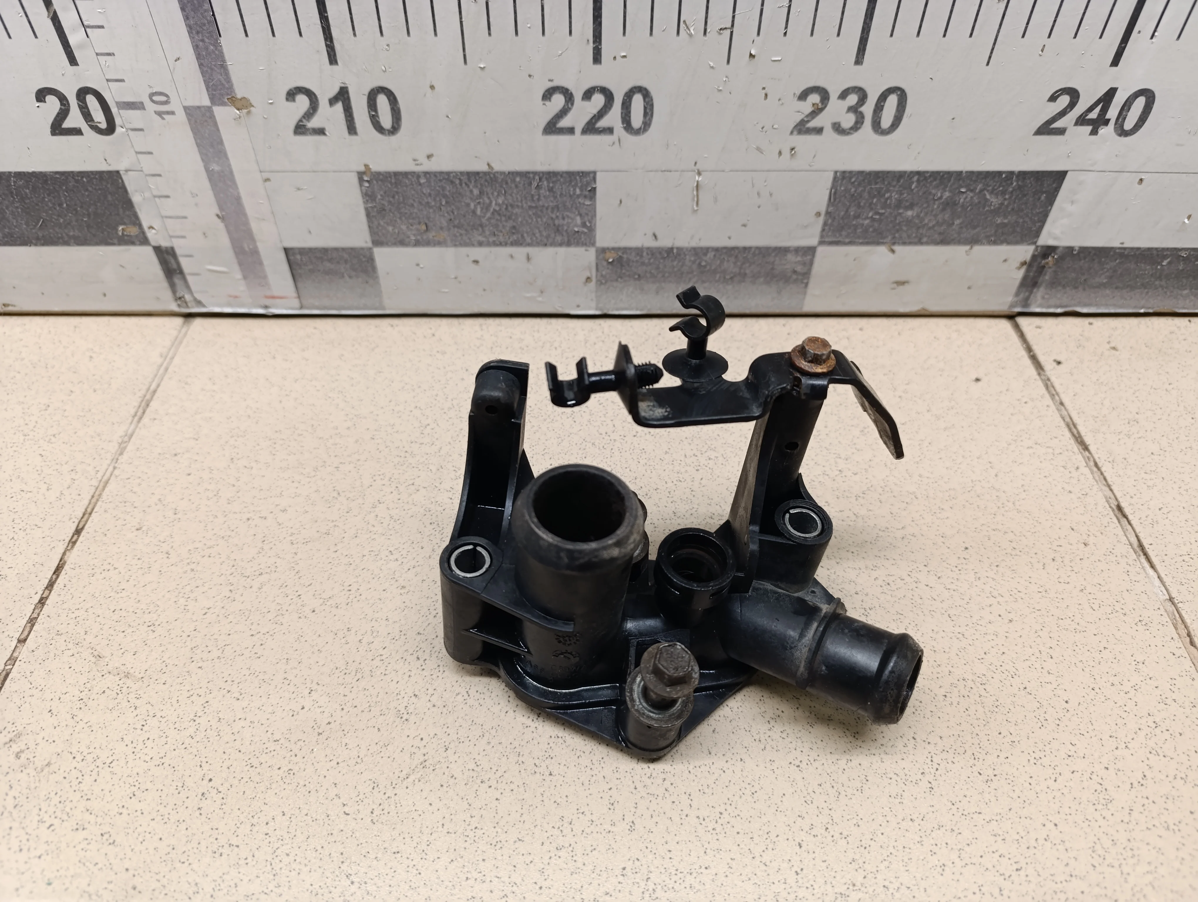 Фланец двигателя системы охлаждения Fiesta 1995-2000