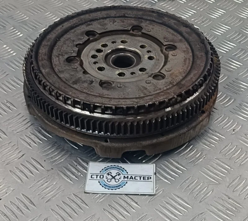 Маховик двухмассовый Ford Transit 1932320 RWD 155