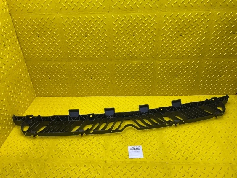 Кронштейн бампера Volkswagen Touareg 2020 760807863 CR7 CVMD, задний