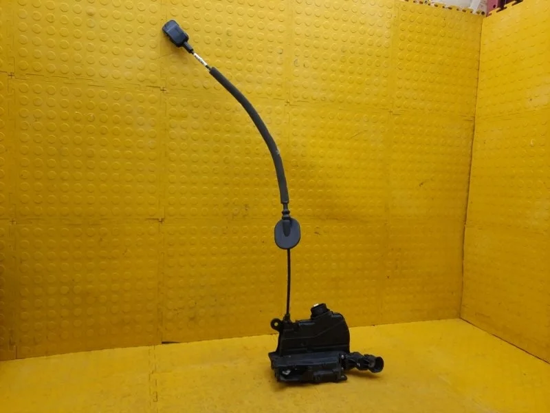 Замок двери Renault Kaptur 2017 805031332R REA H4M429, передний левый