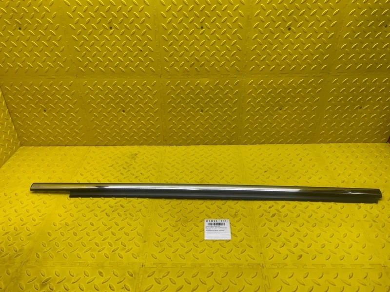 Накладка двери Mitsubishi Pajero sport 2019 5727A401 KS1W 4N15, передняя левая