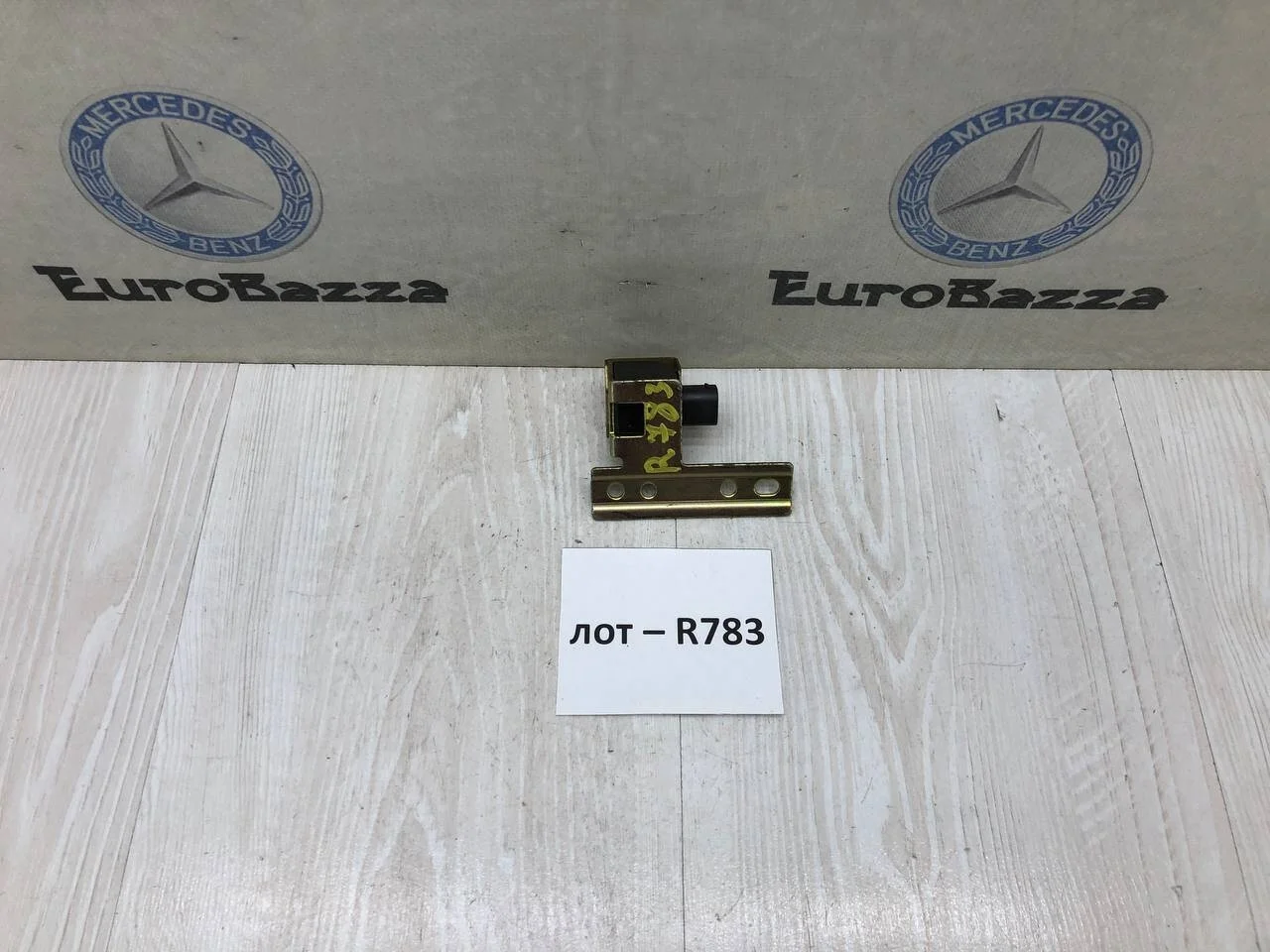 Датчик поперечного ускорения Mercedes W208