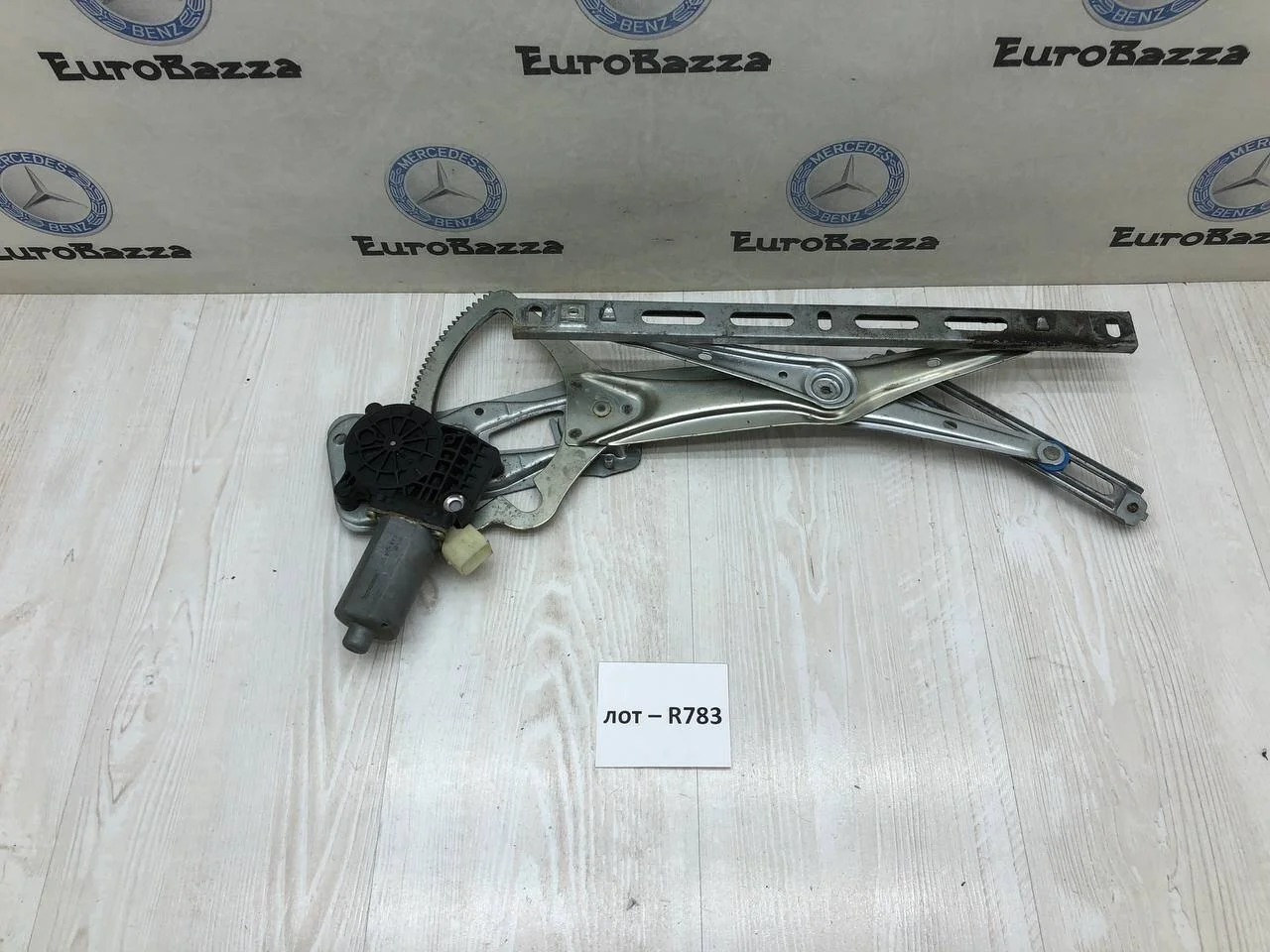 Стеклоподъемник левой двери Mercedes W208