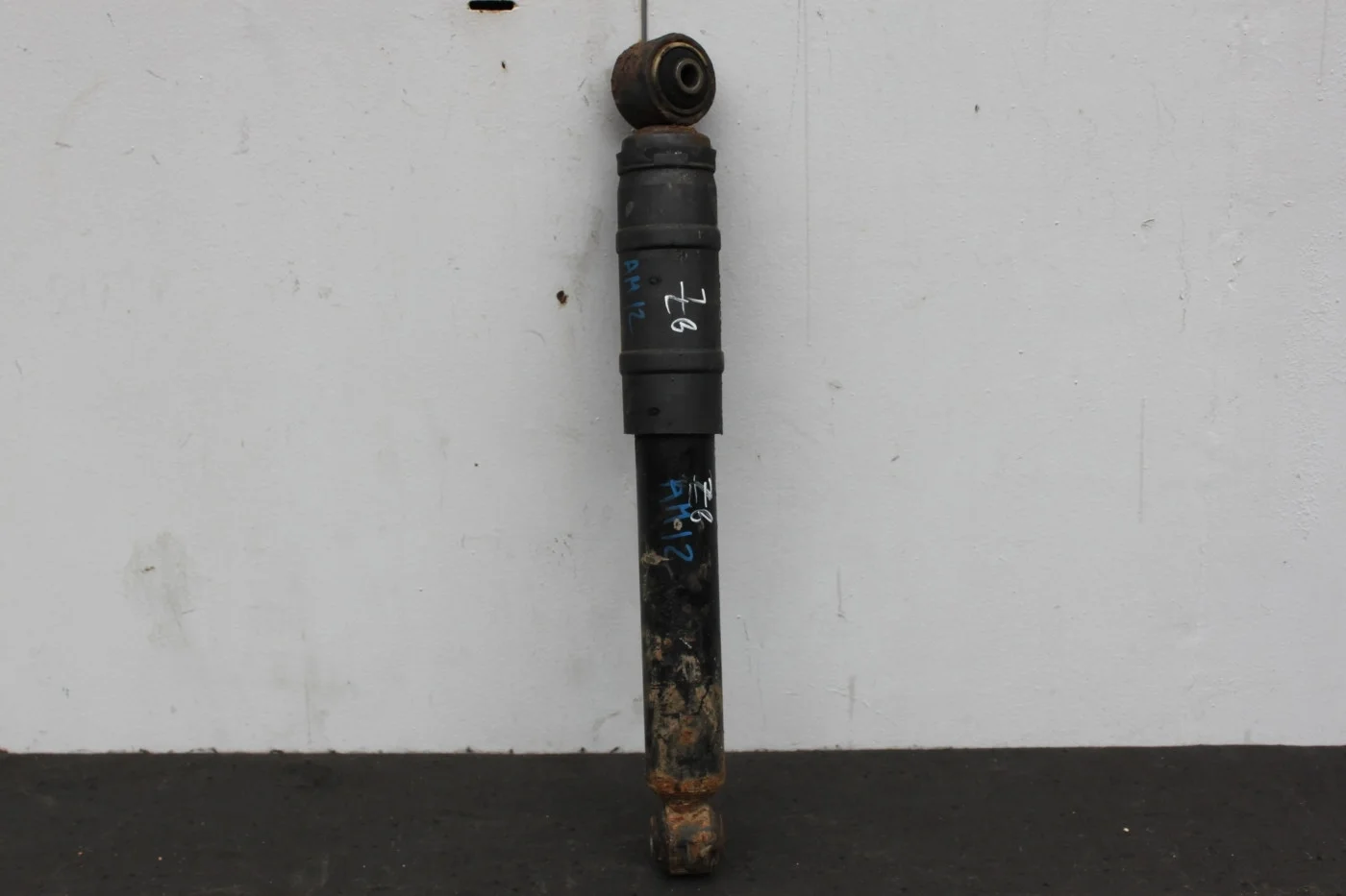 Амортизатор задний Опель Зафира Б