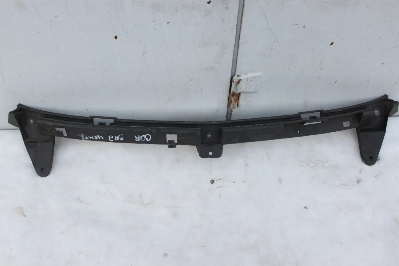 Кронштейн заднего бампера центр Opel Corsa D