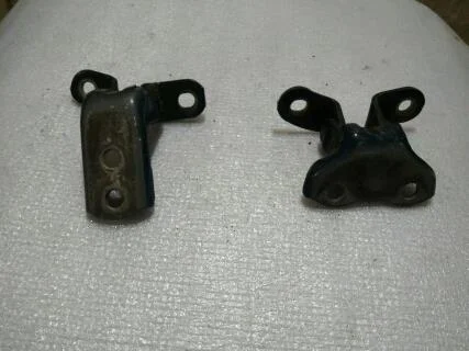 Б.у. петля двери TOYOTA COROLLA ZRE151 TOYOTA COROLLA ZRE151