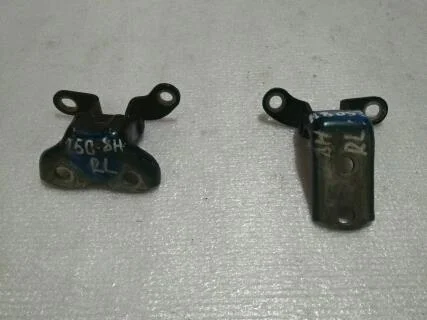 Б.у. петля двери TOYOTA AVENSIS AZT250 TOYOTA AVENSIS AZT250