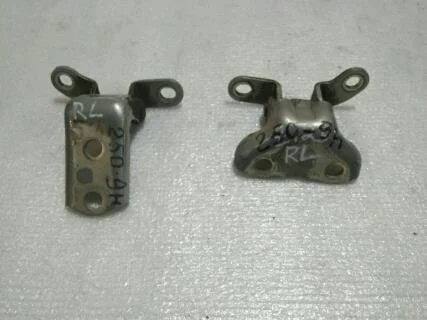 Б.у. петля двери TOYOTA AVENSIS ZZT251 TOYOTA AVENSIS ZZT251