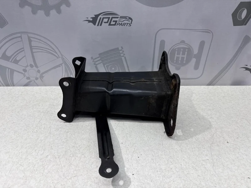 Кронштейн усилителя переднего бампера левый Mercedes-benz ML 2007 W164