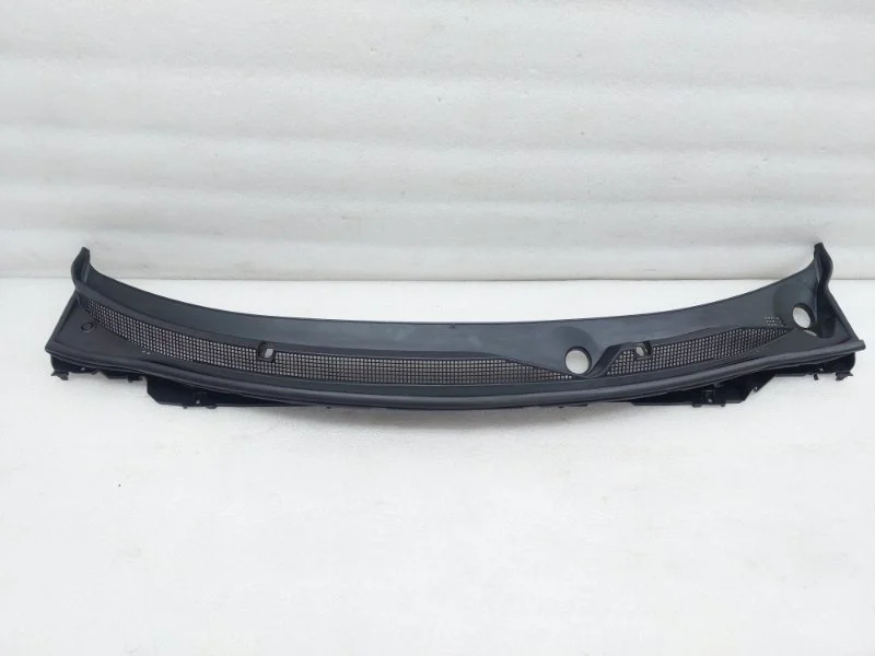 Водосток лобового стекла (жабо) Nissan Qashqai 2014 J11