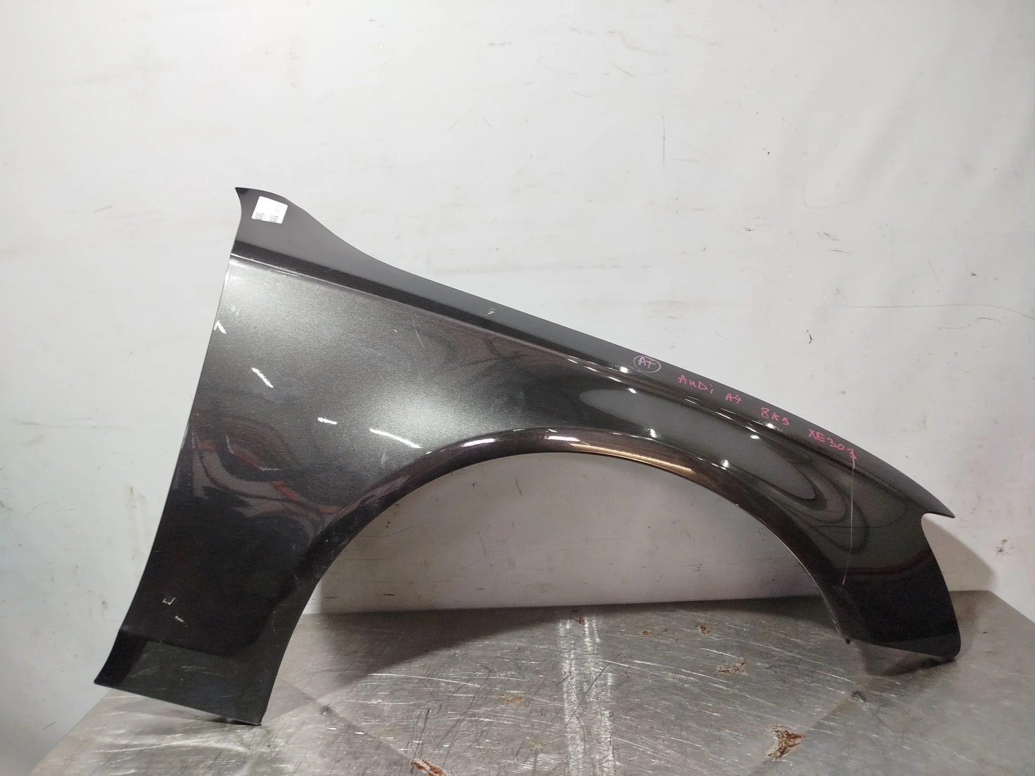 КРЫЛО AUDI 8K0821106A ПЕРЕД ПРАВО черный, LZ7L XE303