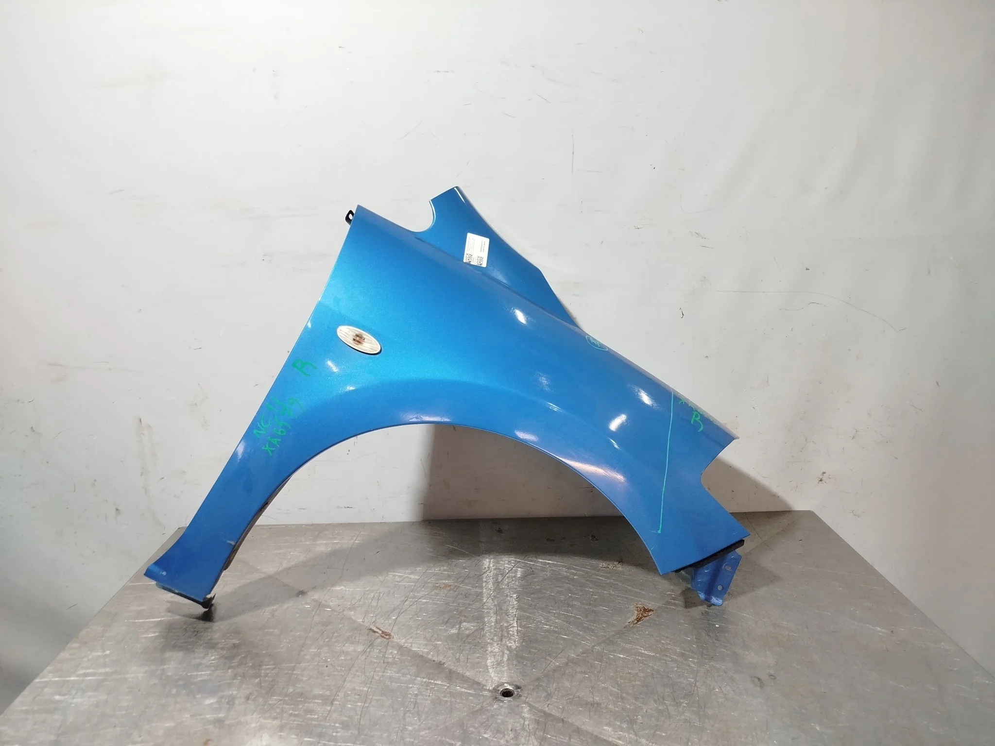 КРЫЛО NISSAN 63100ED030 ПЕРЕД ПРАВО синий, B51 XA6579