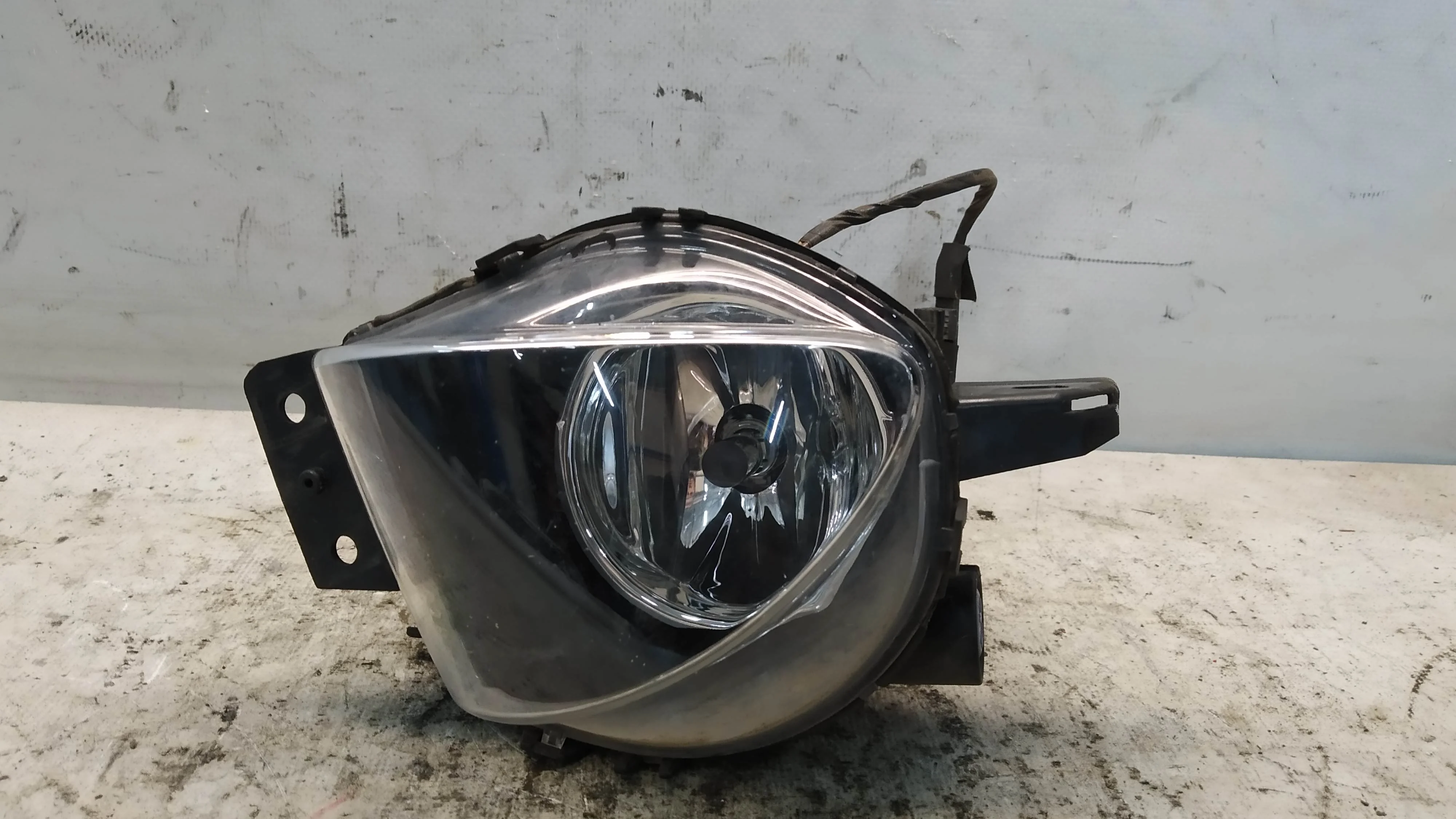 ТУМАНКА BMW ПРАВО 63176948374 FA381Z