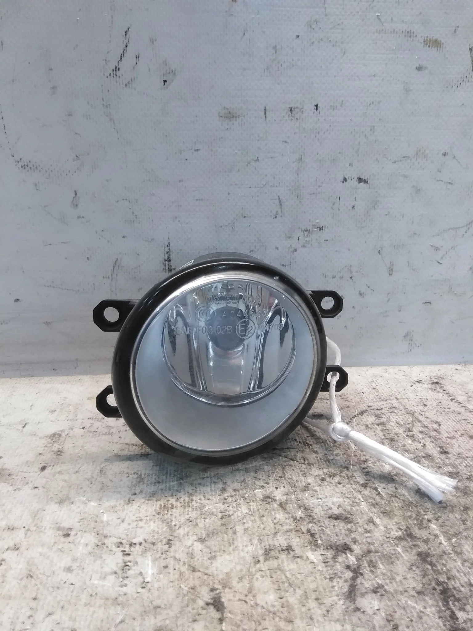 ТУМАНКА TOYOTA DAIHATSU SUBARU LEXUS ЛЕВО 812200D040 XE277Z