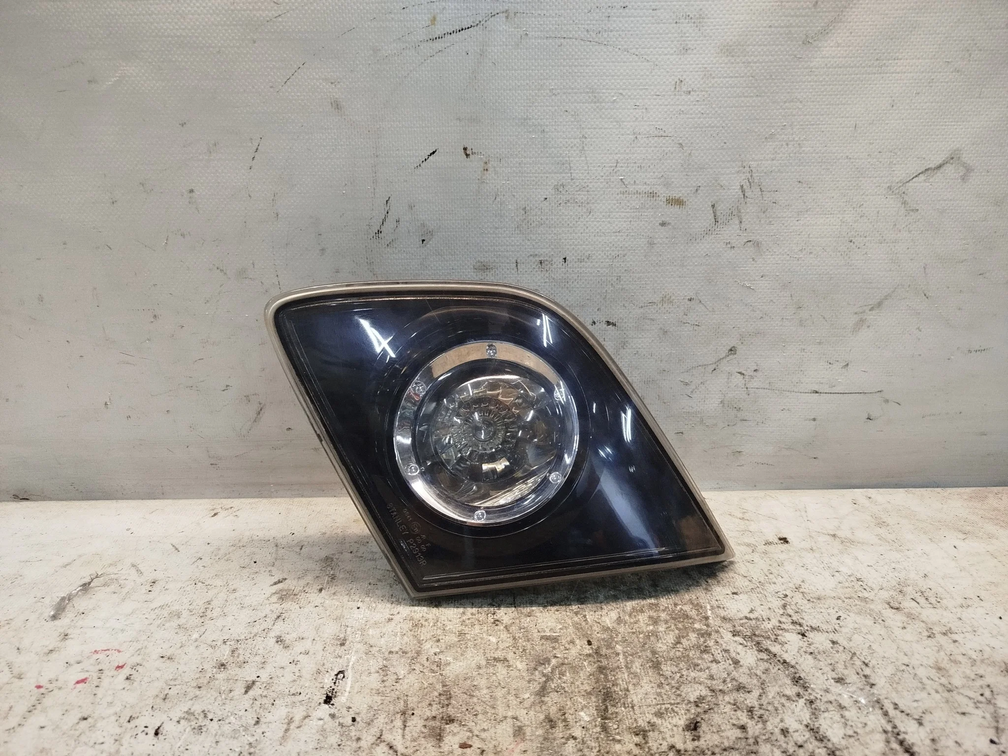 ФАЛЬШПАНЕЛЬ MAZDA ПРАВО BR5S513F0 XA6328Z