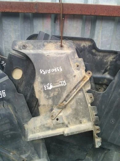 Б.у. пыльник бампера MITSUBISHI PAJERO V98W MITSUBISHI PAJERO V98W