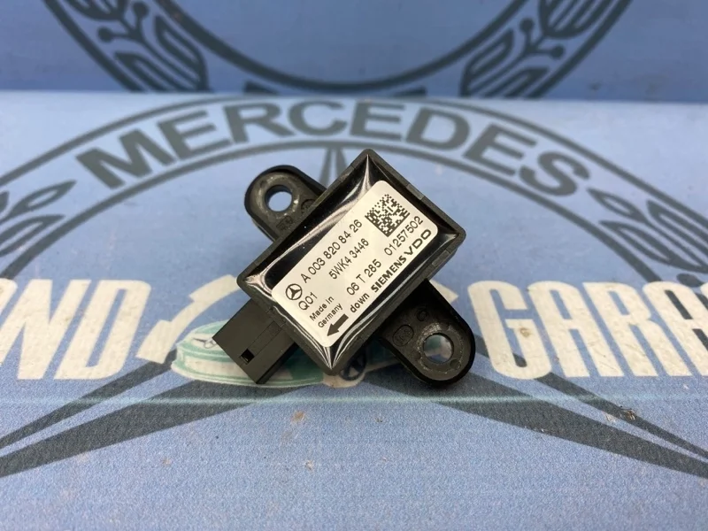Датчик ускорения Mercedes-Benz S-Class 0038208426 W221 273.961 5.5