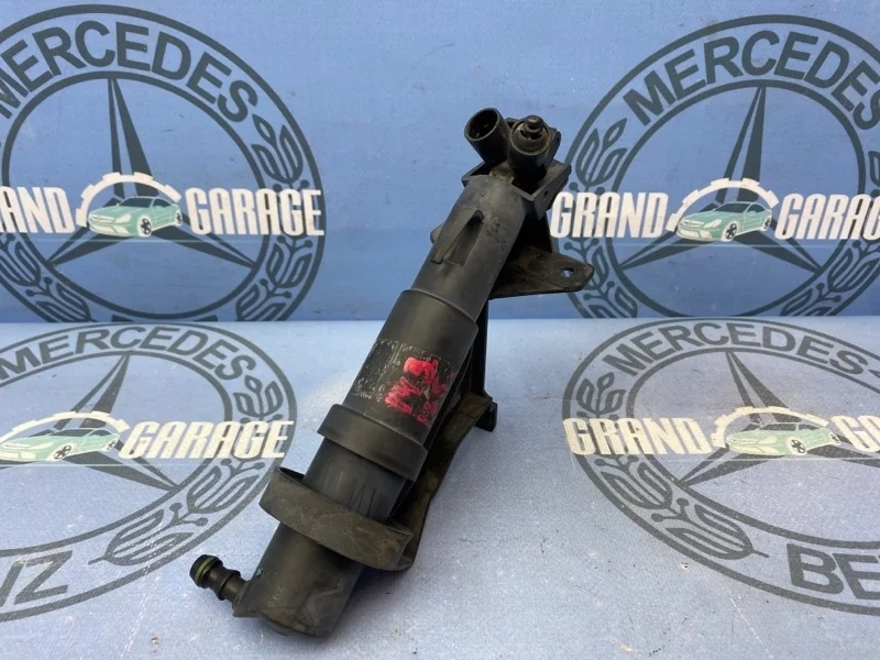 Форсунка омывателя фары Mercedes-Benz 2158600247 W215, правая