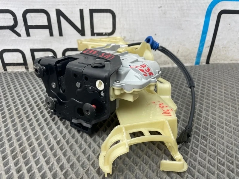 Замок двери Volkswagen Tiguan CZ3C4839016A 5N1, задний правый