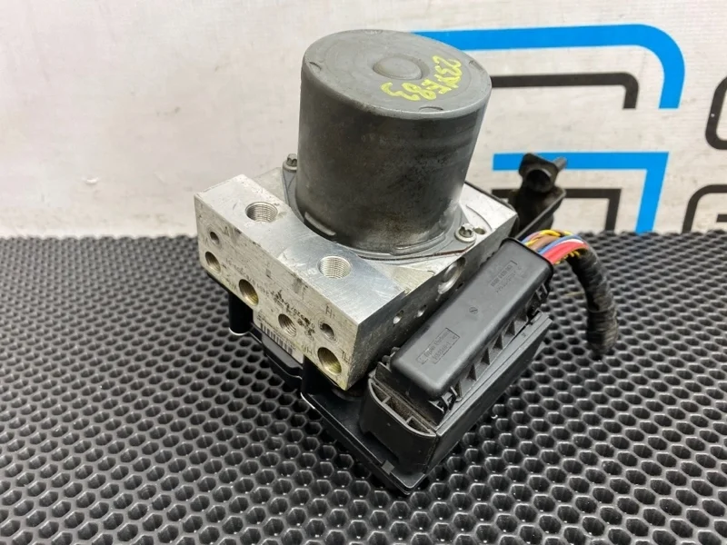 Блок ABS Bmw X3 0265234035 E83 M54B30 3.0