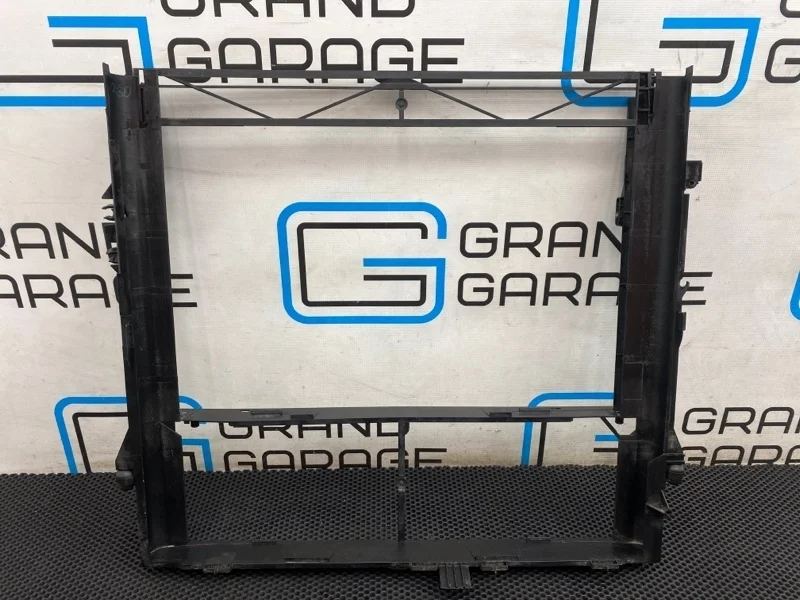 Кронштейн радиатора Range Rover 3 17107520163 L322 M62B44 4.4