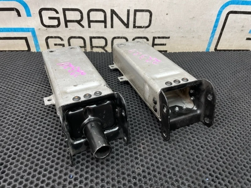 Кронштейн усилителя бампера Mercedes-Benz E-Class 2008 2116200795 W211 642.920 3.0, передний