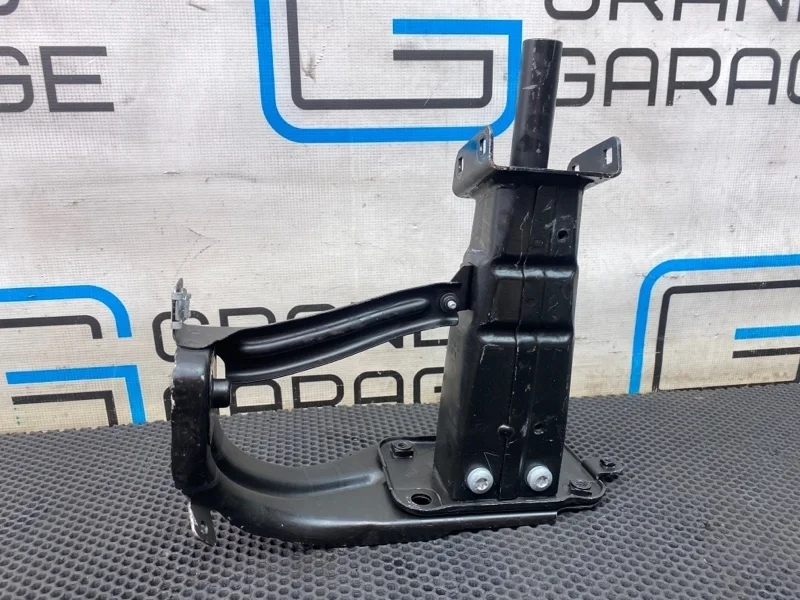 Кронштейн усилителя бампера Mercedes-Benz Cls-Class 2006 2116204431 W219 273.960 5.5, передний правый