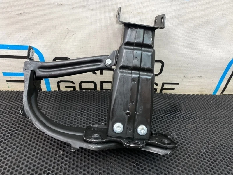 Кронштейн усилителя бампера Mercedes-Benz Cls-Class 2006 2116201531 W219 273.960 5.5, передний левый