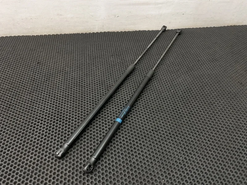 Амортизаторы капота Mercedes-Benz C-Class 2012 2048800029 W204 271.820 1.8