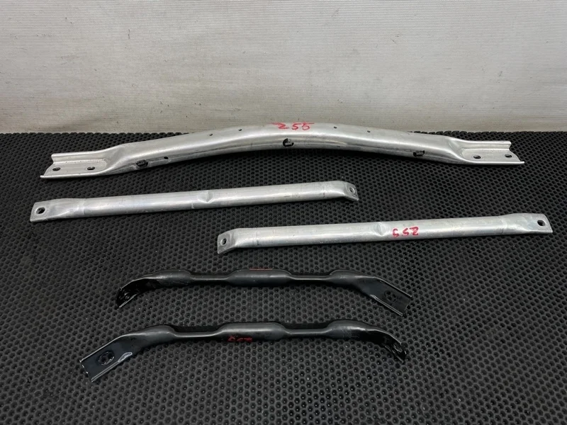 Распорка стоек Bmw X6 2010 7184939 E71 N63B44A 4.4, передняя