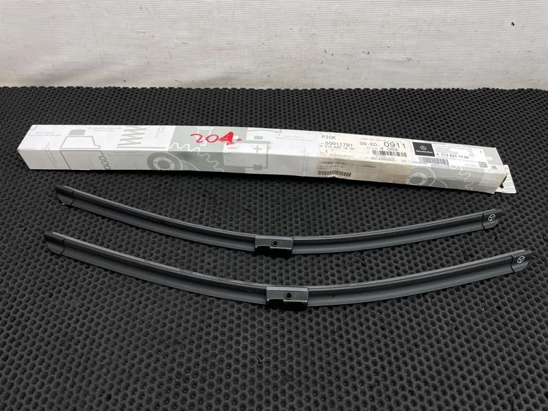 Щетка стеклоочистителя Mercedes-Benz C-Class 2012 2128201900 W204 271.820 1.8
