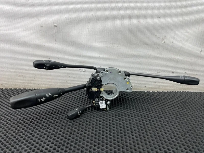 Переключатель подрулевой Mercedes-Benz Cls-Class 2006 1715402945 W219 273.960 5.5