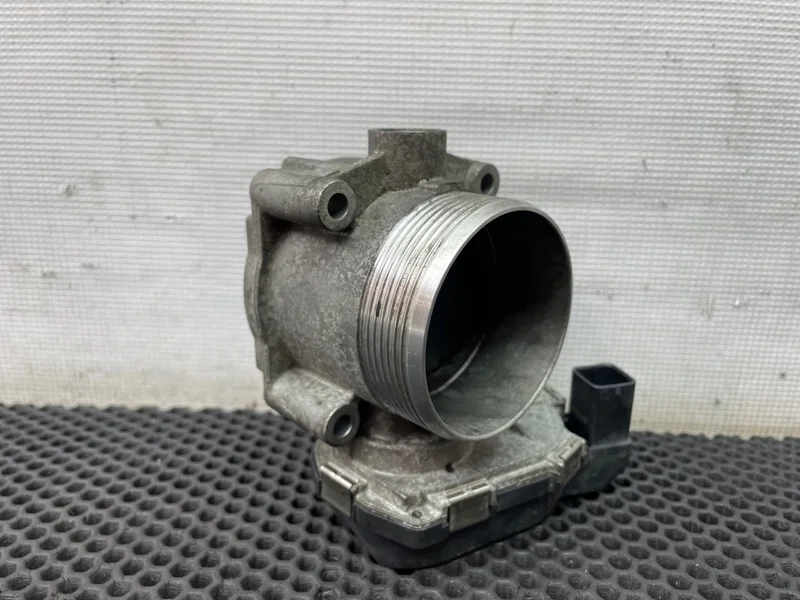 Заслонка дроссельная Bmw X6 2010 13547555944 E71 N63B44A 4.4