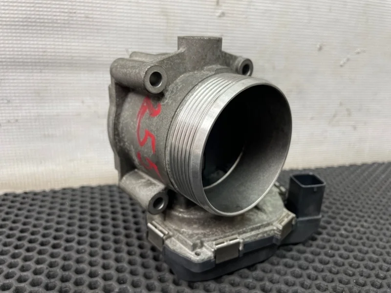 Заслонка дроссельная Bmw X6 2010 13547555944 E71 N63B44A 4.4
