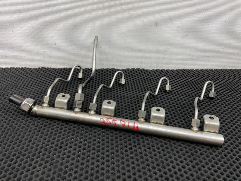 Рампа топливная Bmw X6 2010 13537547600 E71 N63B44A 4.4, левая