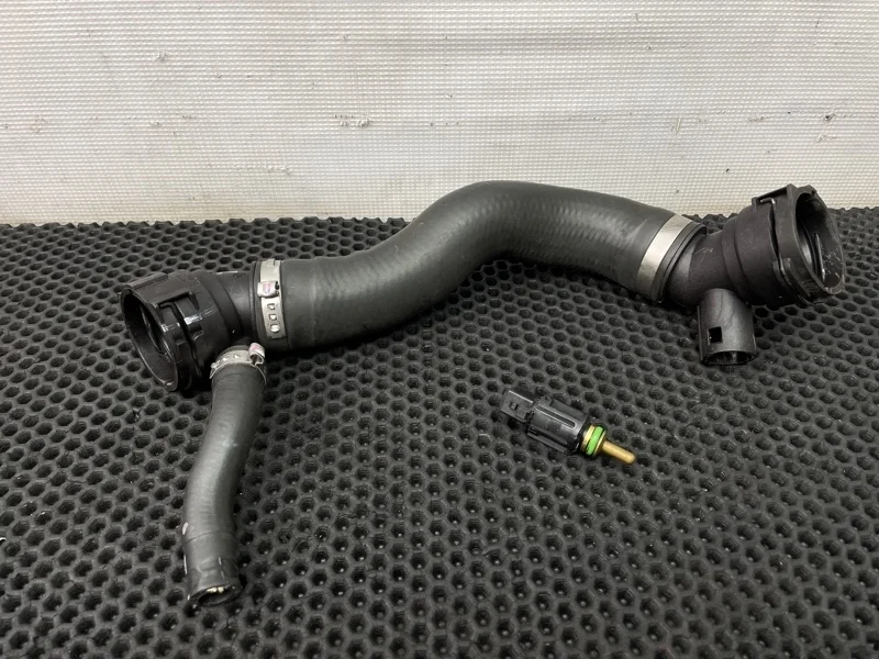 Патрубок охлаждения Bmw X6 2010 17127576358 E71 N63B44A 4.4