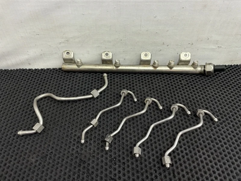 Рампа топливная Bmw 7-Series 2010 13537547599 F01 N63B44A 4.4, правая