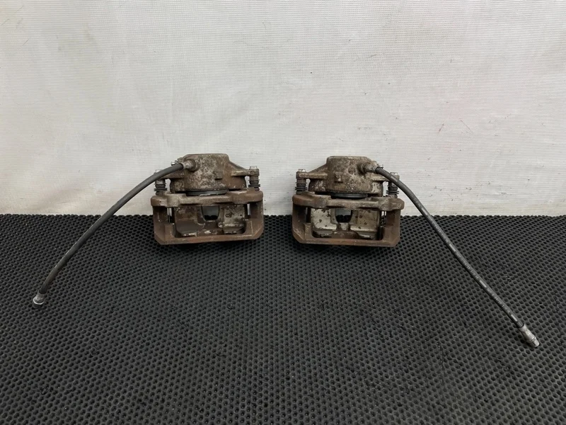 Суппорта передние Mercedes-Benz C-Class 2044212381 W204