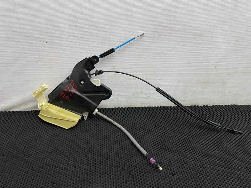 Замок двери Mercedes-Benz E-Class 2047301435 W212, задний правый