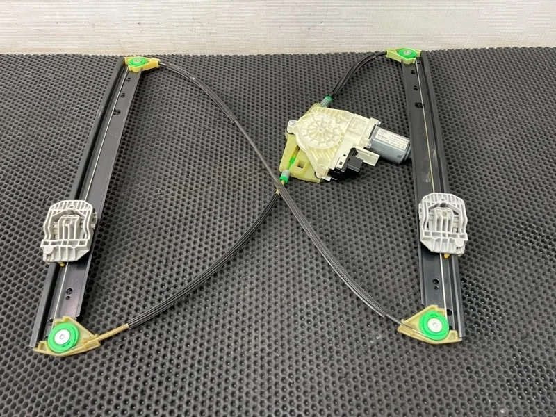 Стеклоподъемник Audi Q7 2008 4L0839462A 4LB BHK 3.6, задний правый