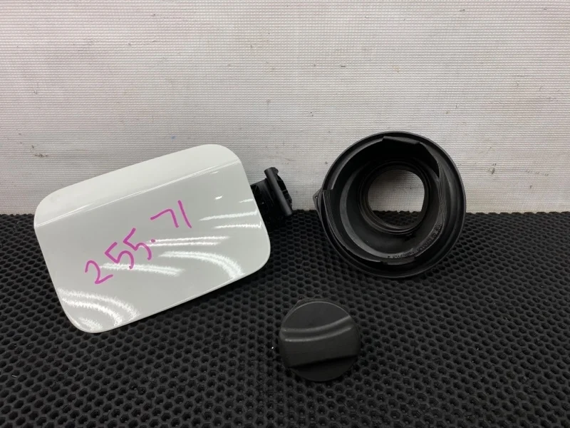 Лючок бензобака Bmw X6 2010 51177181305 E71 N63B44A 4.4