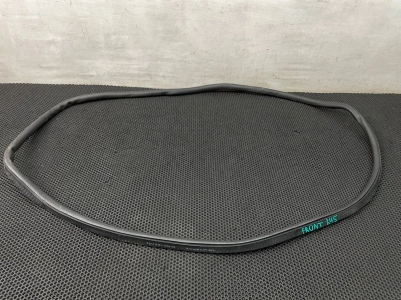 Уплотнитель двери Bmw 7-Series 51337177998 F01 N63B44A 4.4, передний левый